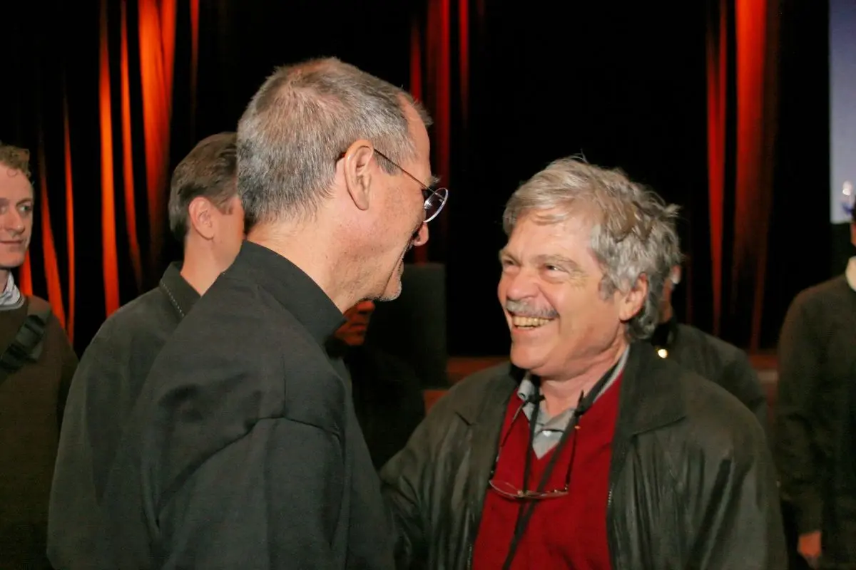 Alan with Steve Jobs at the Macworld 2007 keynote. Image from All About Steve Jobs.
