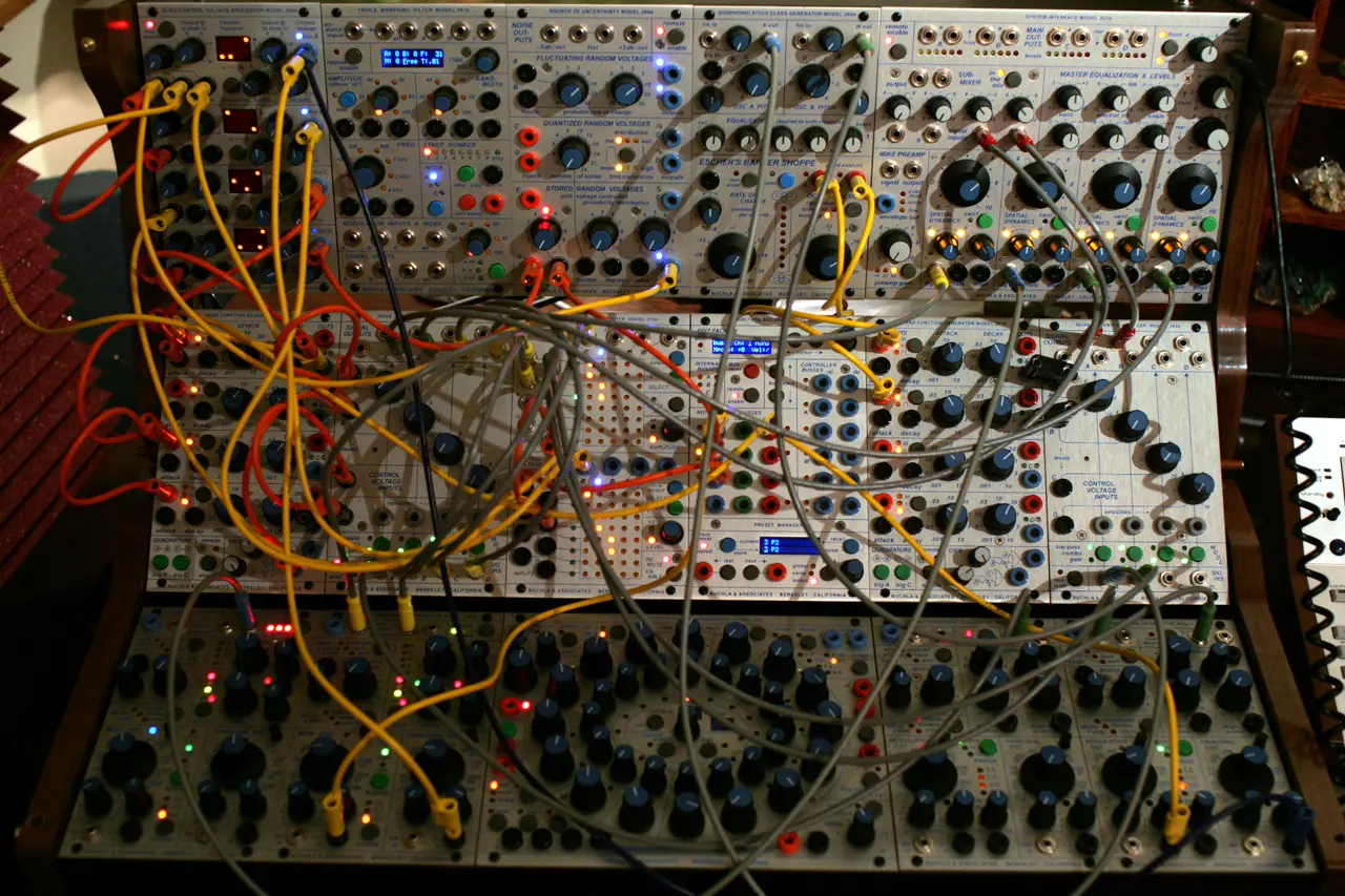 Suzanne's setup. Image from Zounds.